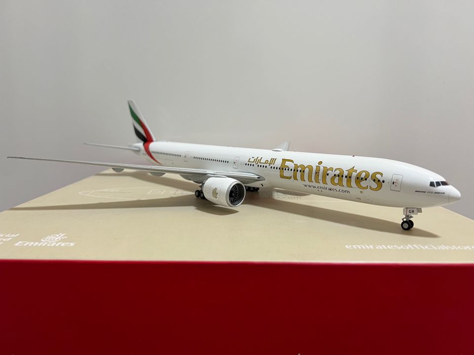 Gemini Jets 1:200 Boeing 777-300ER Emirates A6-EGR NEU! in Berlin