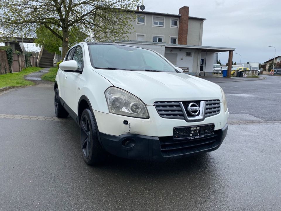 Nissan Qashqai Tekna 4X4 in Rodenbach