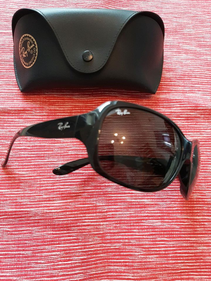 Ray Ban Damen Sonnenbrille schwarz in Herne