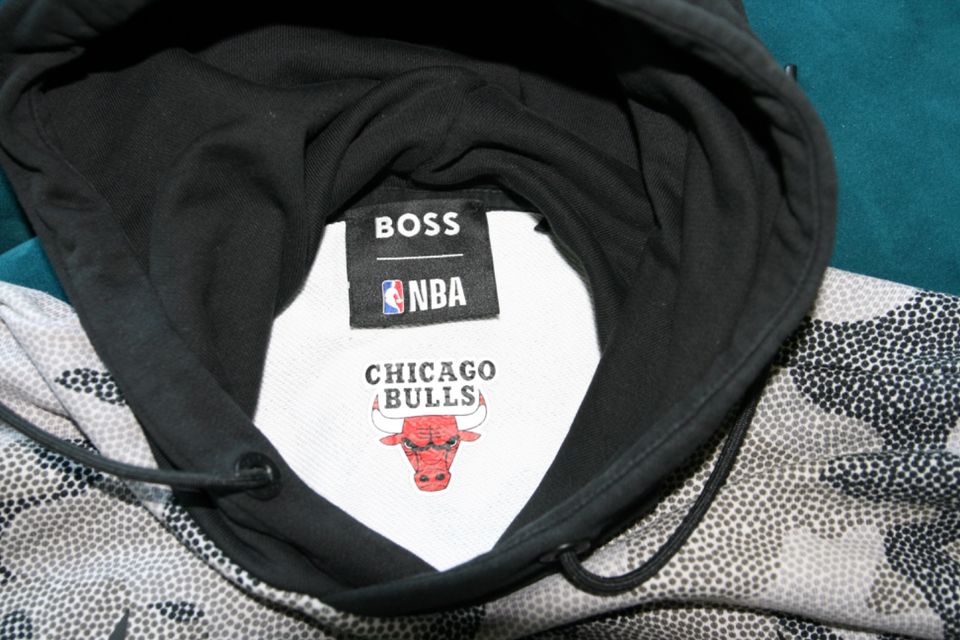 Hugo Boss x NBA Chicago Bulls Camo Hoodie XL in Berlin