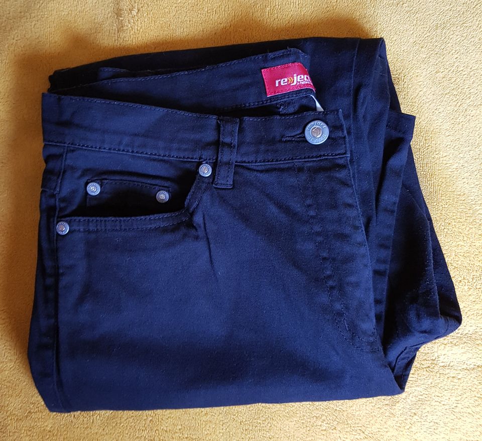 Schlagjeans (Bootcut Jeans) Damen in Wiesbaden