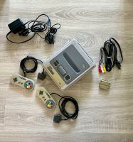 Super Nintendo Entertainment System (SNES) mit Zubehör Leipzig - Sellerhausen-Stünz Vorschau