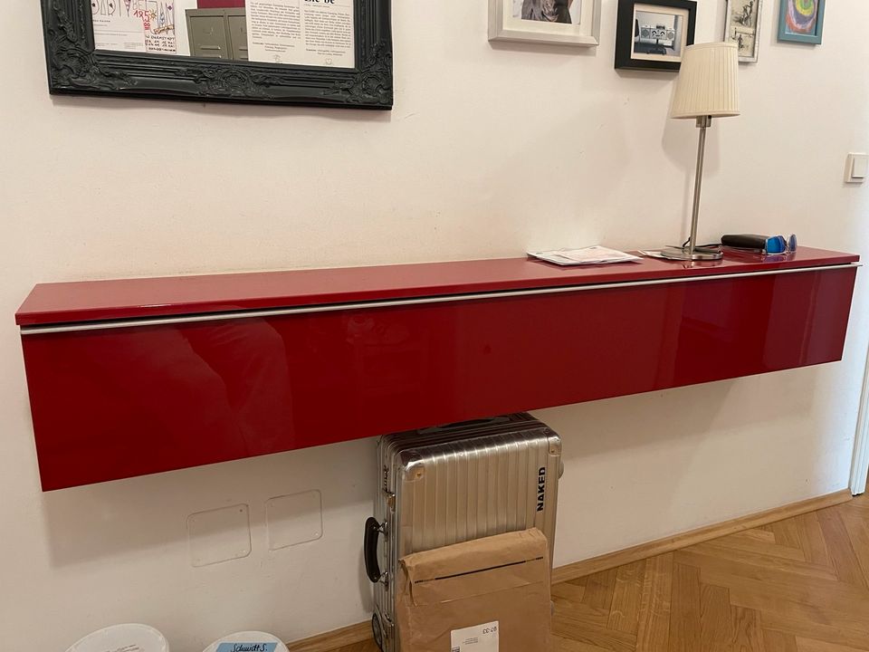 Abholung bis Samstag: Ikea Sideboard / TV-Möbel rot guter Zustand in München
