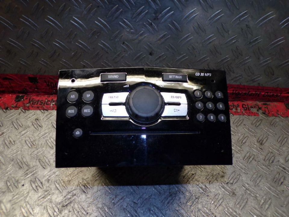 Opel Corsa D Autoradio Radio CD-Player 497316088 13289921 CD30 in Gelsenkirchen