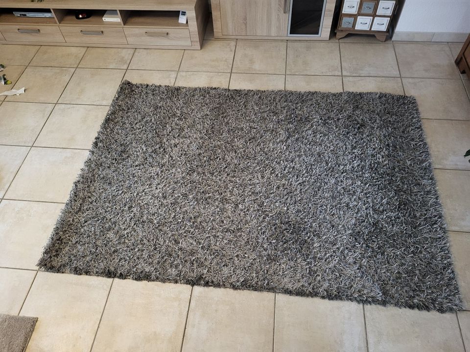 (grober) Hochfloor Teppich grau/silber L 230 x B 160 cm in Olfen