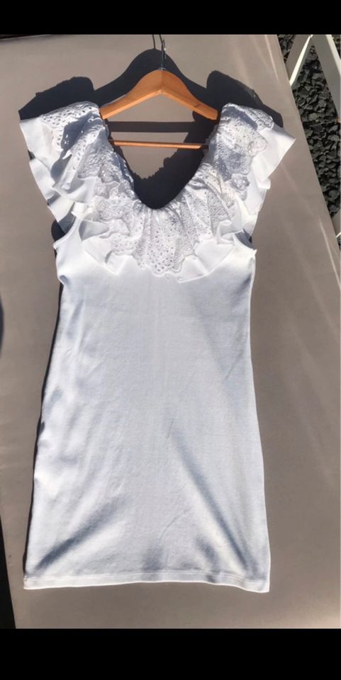 Zara Kleid mit Rüschen in Pfullingen