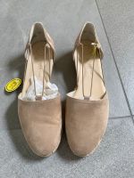 Paul Green Slipper Espandrilles Damen beige Leder Gr. 7,5 Niedersachsen - Isernhagen Vorschau