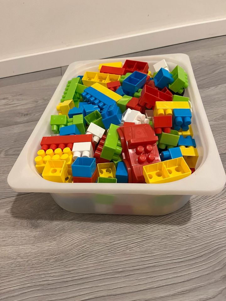 Kinder, Lego in Weiterstadt