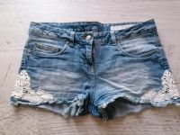 Jeansshorts blau mit Häkelmuster, Gr. 38/40 Saarland - Lebach Vorschau