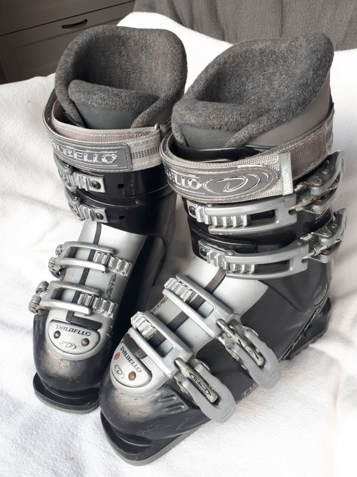 Dalbello Skischuhe Skistiefel Skiboots Gr.37,38 -24,5 cm, 279 mm in Worms