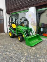 John Deere 2026R mit Frontlader, Kompakttraktor / Pflegetraktor Hessen - Lollar Vorschau