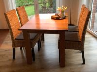 4 Esszimmerstühle mit Auflagen aus Holz/ Korbgeflecht Niedersachsen - Wiefelstede Vorschau