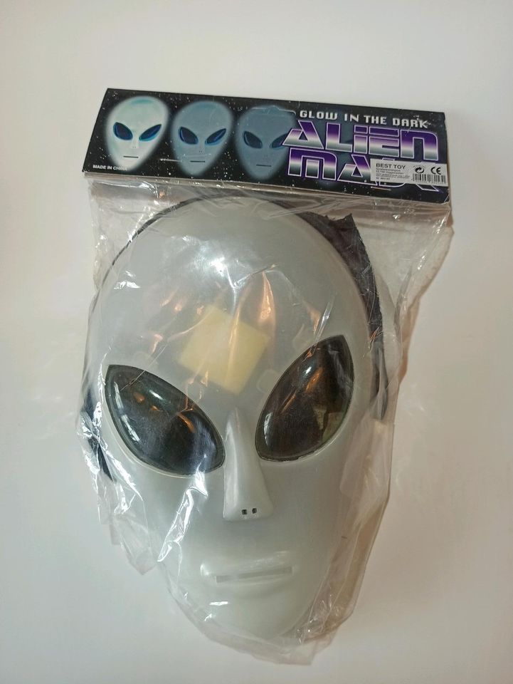 Maske Glow in the dark, Alien Masc, Halloween selbstleuchtend Neu in Schalksmühle