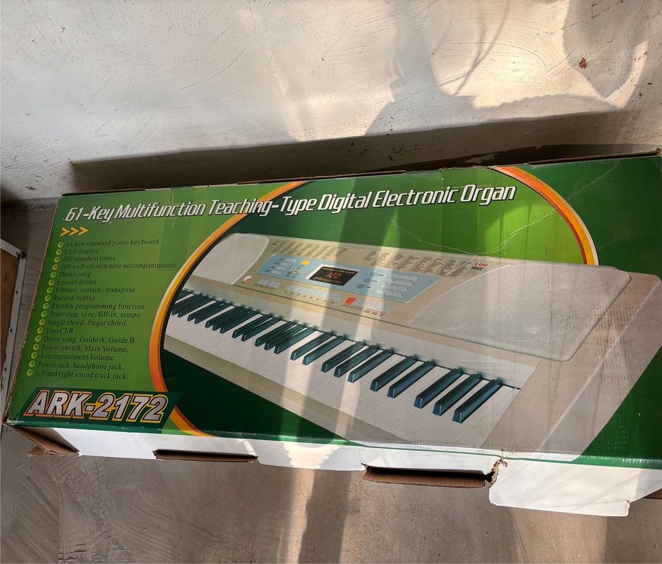 Keyboard zu verkaufen in Bous