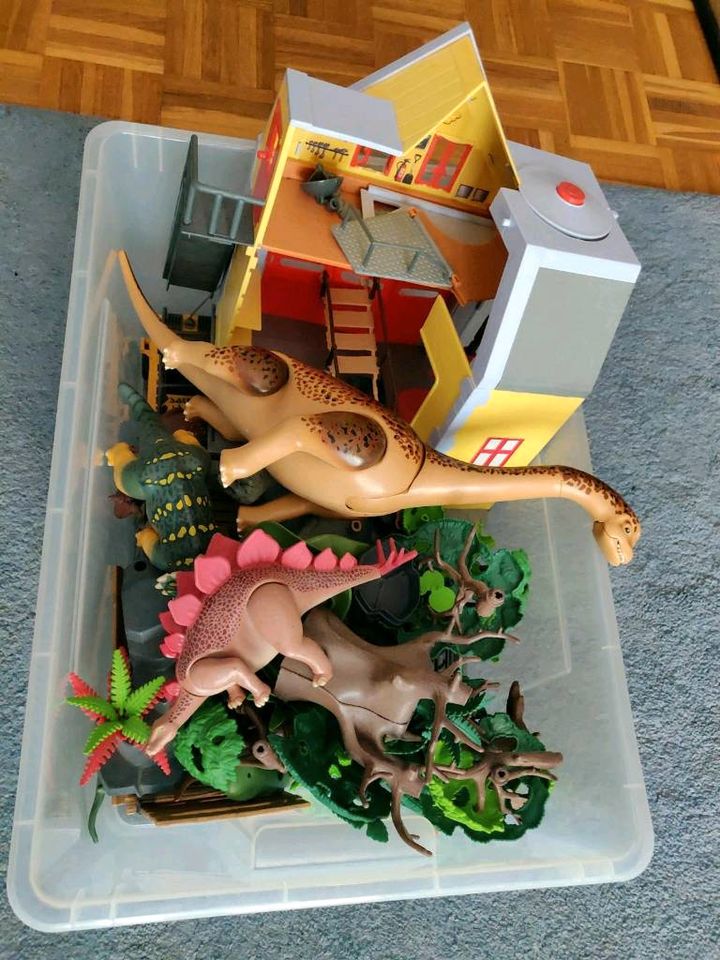 Playmobil Schleich Dinosaurier Spielzeuge in Hamburg