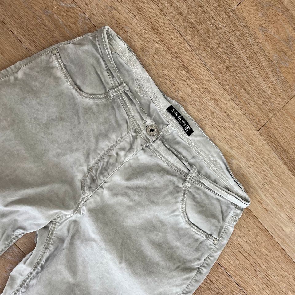 Betty Barclay Hose Stoffhose Jeans Chino Beige Creme Braun 38 in Oldenburg