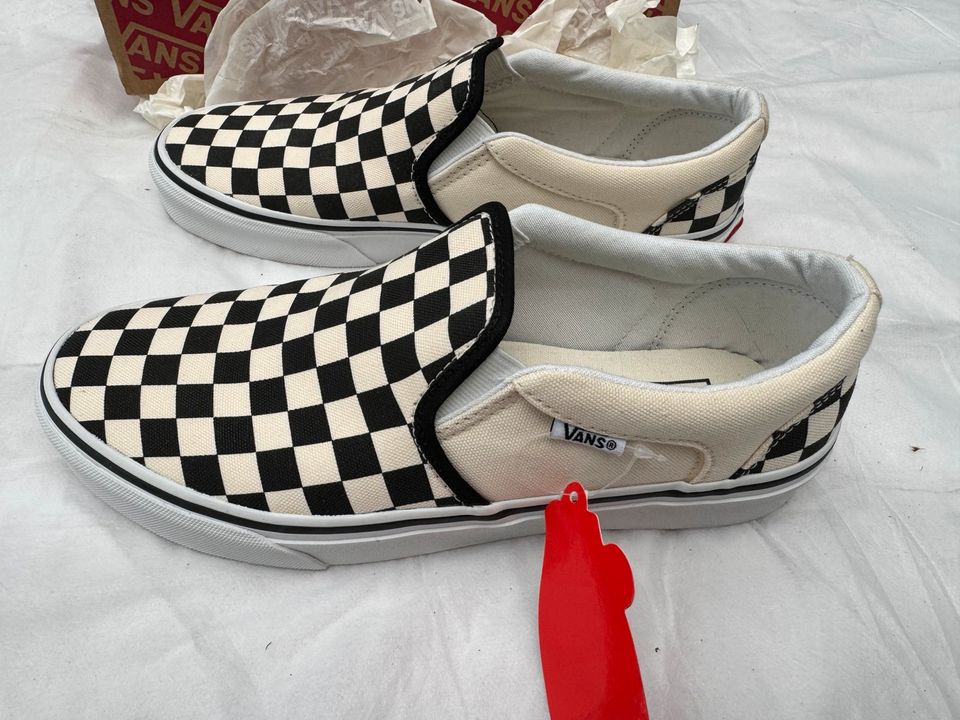 Sneakers VANS Asher Checkers Gr 9 = 39, Neu in Trulben