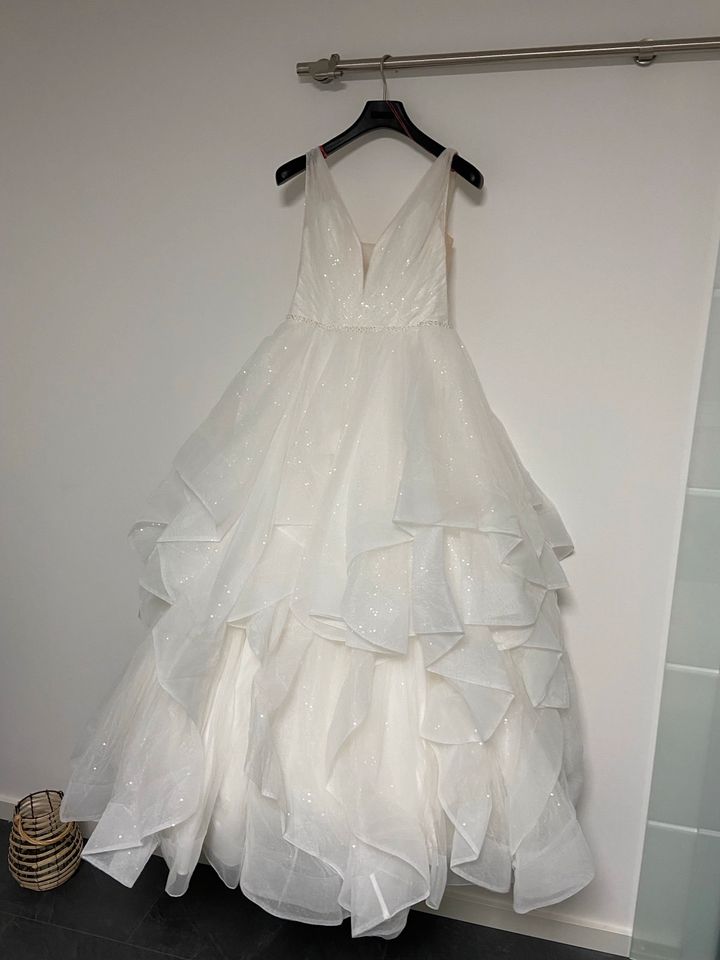 Brautkleid Tüll - Volants in Kreiensen