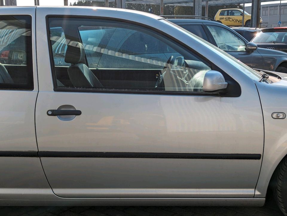 VW Golf 4 IV - Beifahrertür Tür Rechts Silber 2 Türer LA7W in Lippstadt