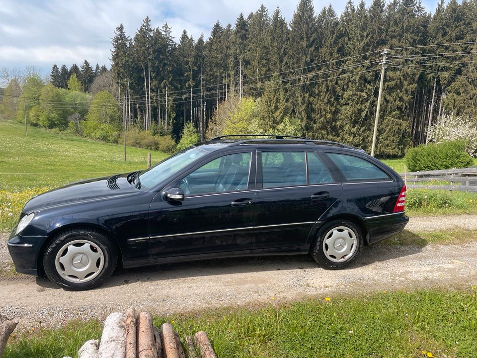 Mercedes 180 in Woringen