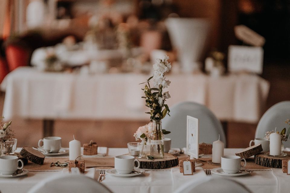 Dekorative Holzscheiben Dekoration für Feiern+Hochzeit in Kevelaer