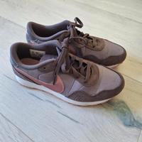 Turnschuhe Nike Gr. 37/38/39 Nordrhein-Westfalen - Herford Vorschau