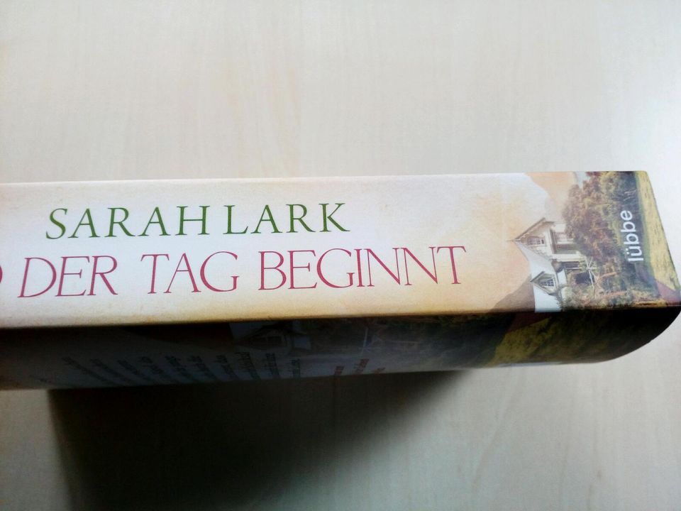 Buch: Wo der Tag beginnt von Sarah Lark, von 2021, Roman in Bremen