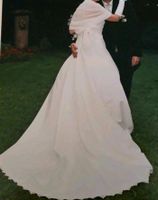 Brautkleid Hochzeitskleid  Schleppe cremefarbig  miss kelly Paris Baden-Württemberg - Teningen Vorschau