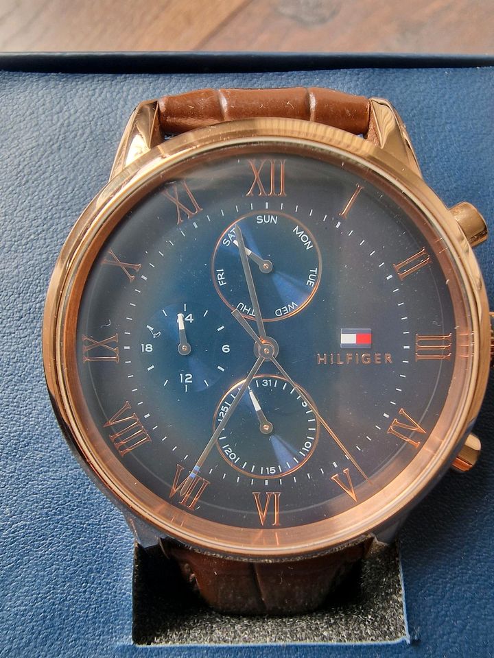 Tommy Hilfiger Herrenuhr 1791399 Uhr Rosegold Blau Braun in Neudenau 