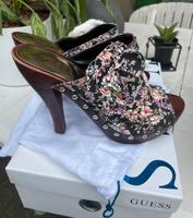 Guess Sandalen Pantoletten Holz Clogs High Heels Gr. 38 Essen - Steele Vorschau