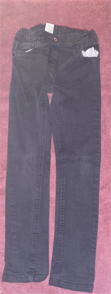 Mädchen Jeans Paket ~ Größe 128 ~ gebraucht in Triftern