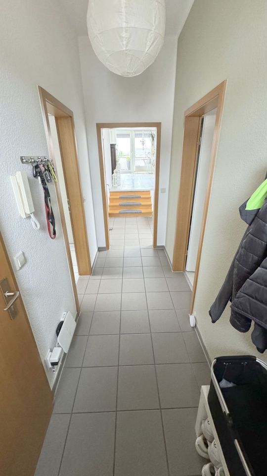 Moderne 2,5 Zimmer-Etagenwohnung mit Balkon und Garage im Herzen der Stadt. Einbauküche möglich! in Versmold