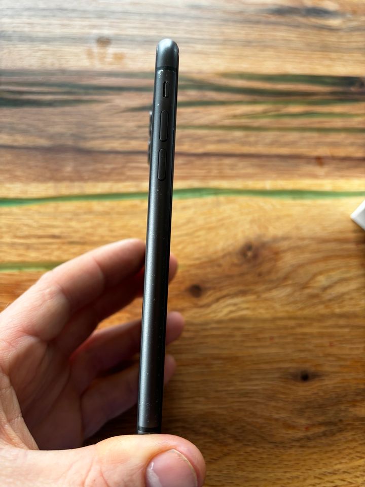 Iphone 11 64GB Black in Obersulm