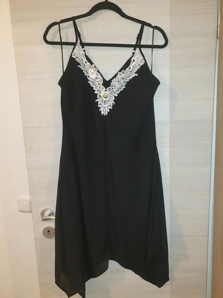 Kleid  Sommer party schwarz weiss spitze Bodyflirt Gr 40 in Essen