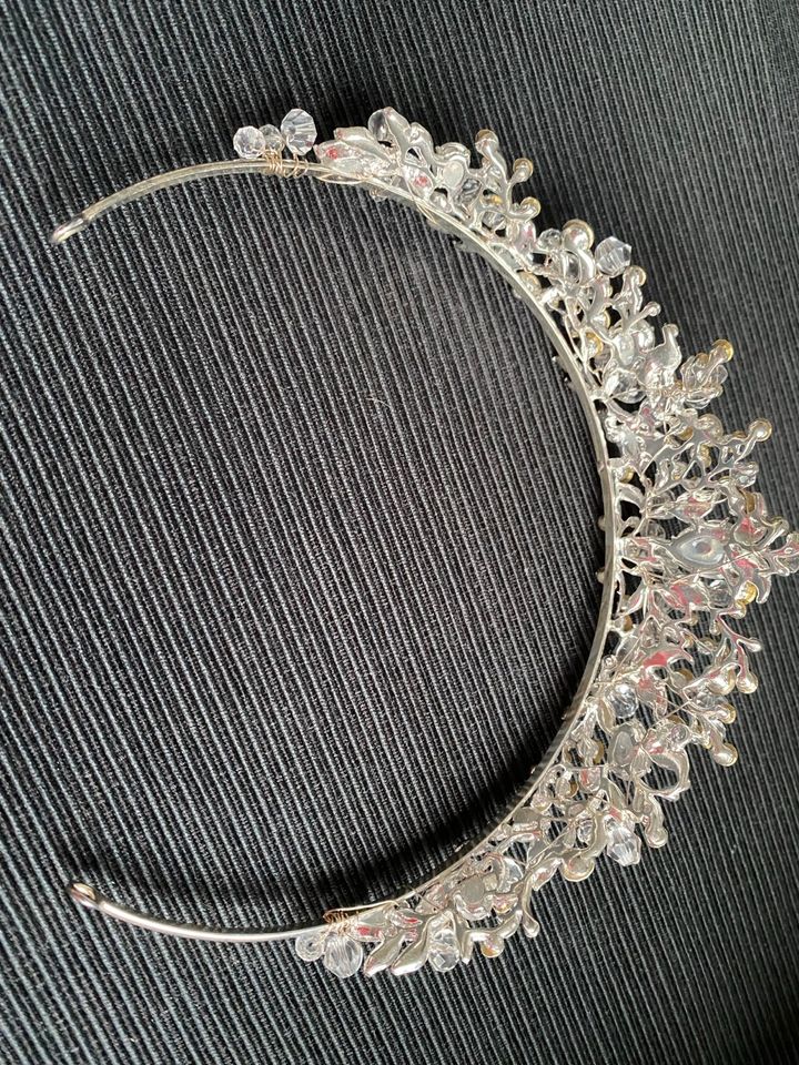 Brautschmuck Krone Tiara in Löhne