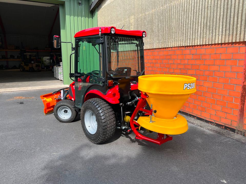 Tym T265 Winterdienst, Kommunaltraktor, Schneeschild, Salzstreuer in Beelen