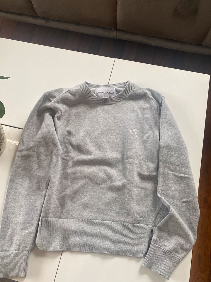 Calvin Klein Pullover zu verkaufen in Hamburg