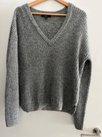 Schicker Pulli von Esprit zu verkaufen Hessen - Gießen Vorschau