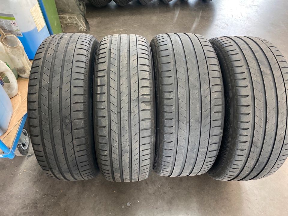 Porsche Macan 18 Zoll Orig Alu 235 60 18 & 255 55 18 Michelin in Calw