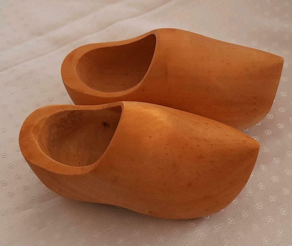 Hausschuhe Puschen Holland Niederlande Clogs Mühle Tulpen Holz in  Sachsen-Anhalt - Halle | eBay Kleinanzeigen ist jetzt Kleinanzeigen