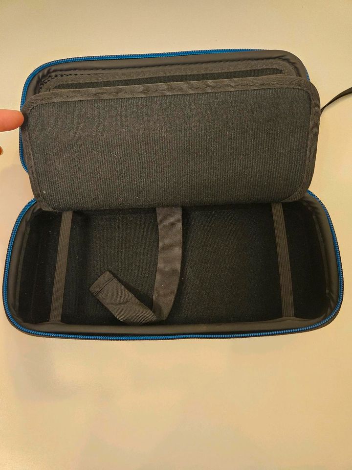 Nintendo switch Supremery Bag case in Schwerin