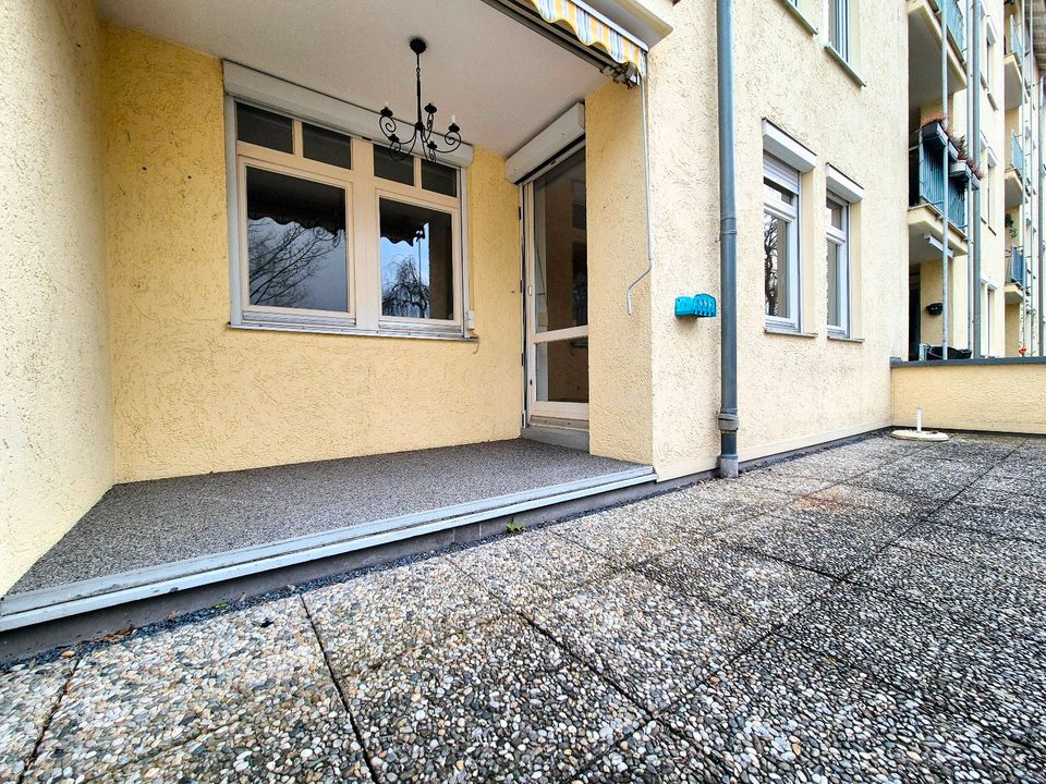 Ihr neues Zuhause - Geräumige 3-Zimmer-Terrassenwohnung mit großzügiger Außenfläche in Straubing