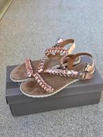 Cox Sandalen Größe 39 Leder rosègold Tamaris Nordrhein-Westfalen - Recklinghausen Vorschau