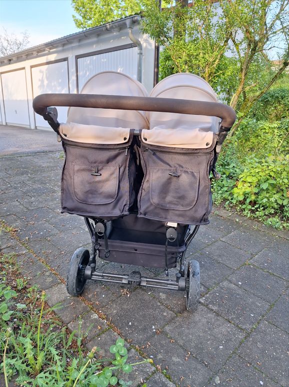 Baby Monsters Doppelkinderwagen, 2 Babytragetaschen, Regenhülle in Poing