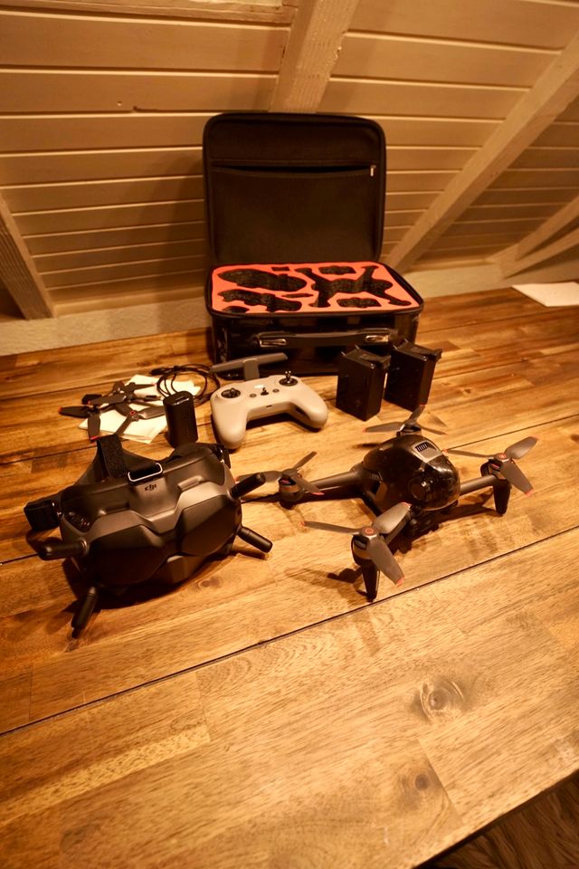 DJI FPV fly more combo 2 akkus Goggles Drone Drohne Digital in Muggensturm