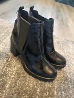 Marco Tozzi Stiefeletten Schwarz glänzend 38 Nordrhein-Westfalen - Troisdorf Vorschau