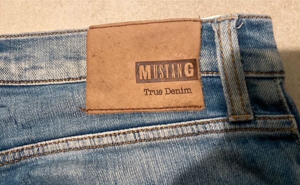 Mustang Jeans Oregon Tapered 32/32 Herren in Wiesloch