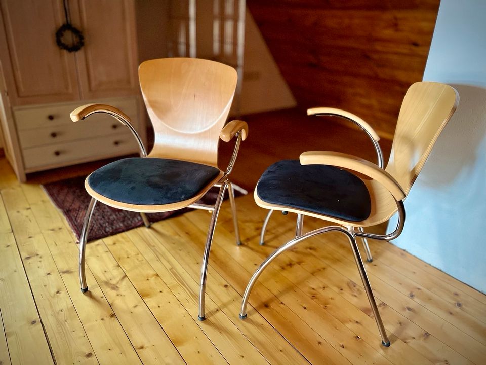 Holzstühle mit Metallgestell in Tuchenbach