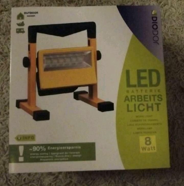 LED ARBEITSLICHT BATTERIE LAMPE INDOOR OUTDOOR NEU - 90 % Energie in Nürnberg (Mittelfr)