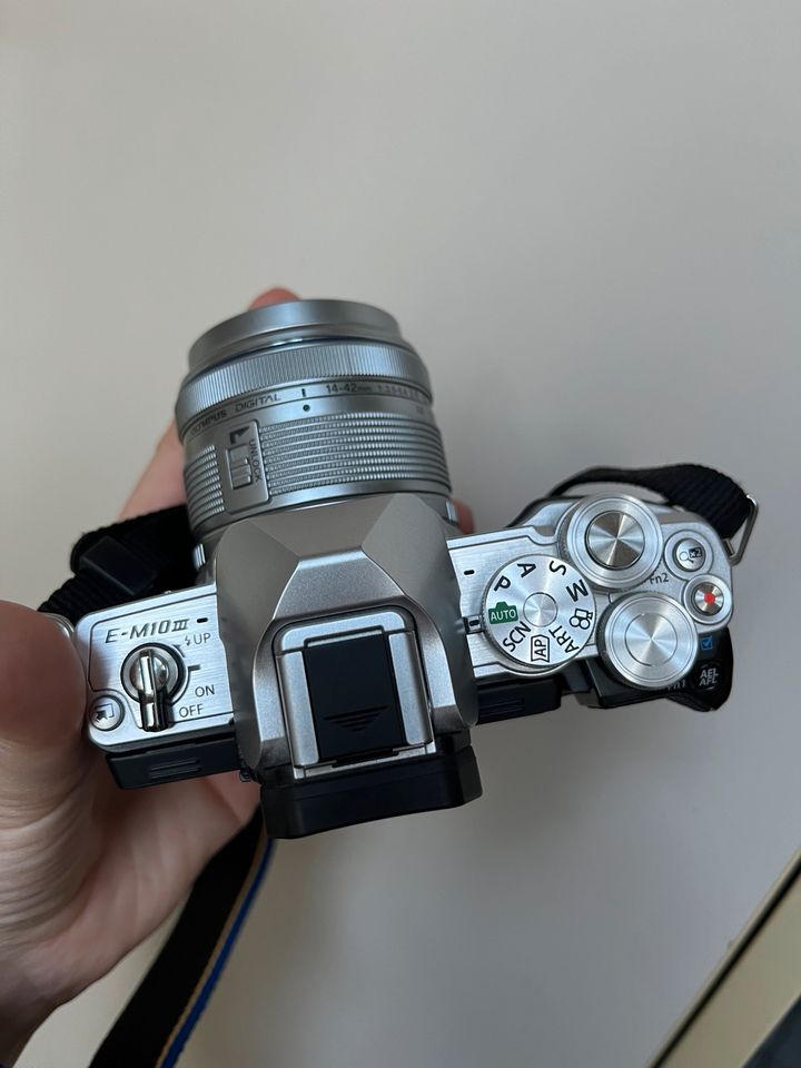 Olympus OM- D digital camera E-M10 Mark 3 in Salzwedel